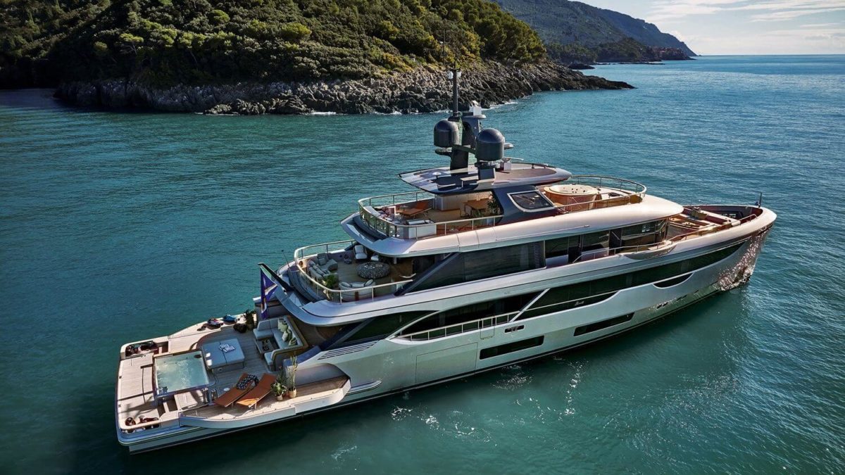 Benetti Yacht – Discover this Luxurious Penthouse On-Board