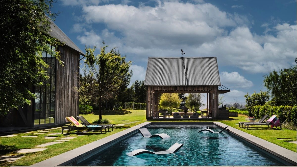 Pools Design – A Must-Have For The Upcoming Summer